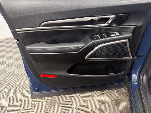 Certified 2023 Kia Telluride S FWD image 12