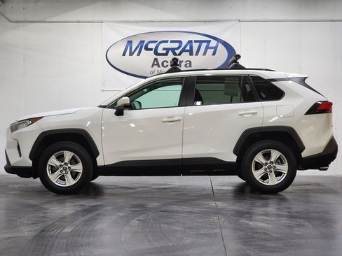 Used 2019 Toyota RAV4 XLE w/ All Weather Liner Package AWD/4WD image 9