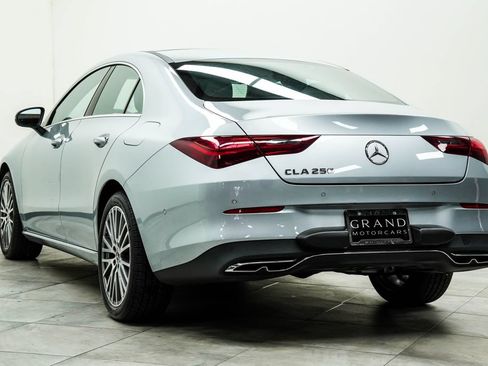 Used 2025 Mercedes-Benz CLA 250 image 11