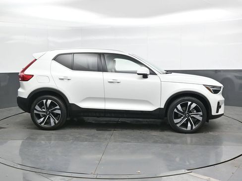 Used 2023 Volvo XC40 B5 Ultimate w/ Climate Package AWD/4WD image 5