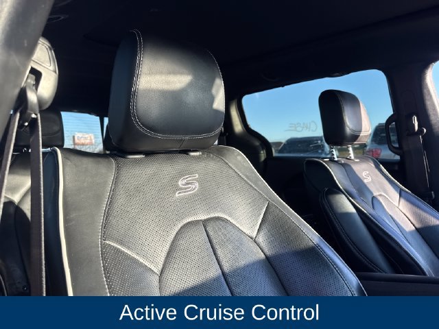 Used 2025 Chrysler Pacifica Limited FWD image 35