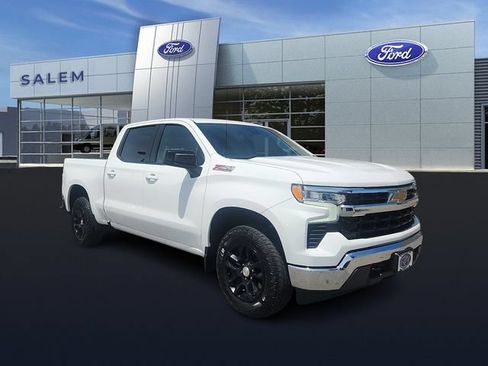 Used 2022 Chevrolet Silverado 1500 LT w/ Z71 Off-Road Package AWD/4WD image 1