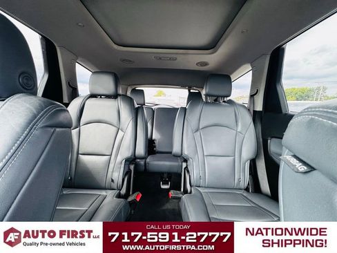 Used 2021 Buick Enclave Essence image 17