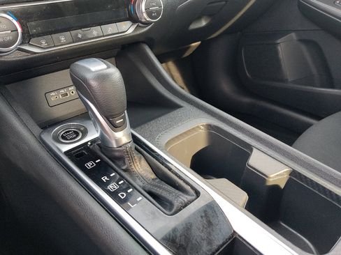 Used 2021 Nissan Sentra SV FWD image 26