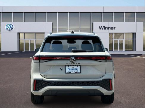New 2026 Volkswagen Tiguan SE R-Line FWD image 4