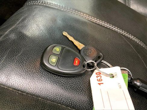 Used 2009 Chevrolet Silverado 2500 LT w/ Suspension Package, Off-Road image 11