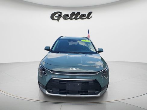 Used 2023 Kia Niro SX Touring FWD image 2
