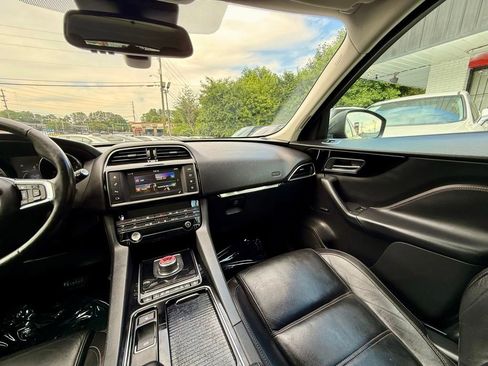 Used 2018 Jaguar F-PACE Prestige AWD/4WD image 18
