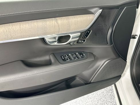 New 2025 Volvo S90 T8 Ultra image 17