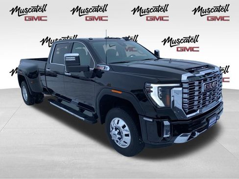 Used 2025 GMC Sierra 3500 Denali w/ Denali Reserve Package image 3