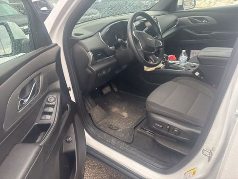 Used 2024 Chevrolet Traverse LT image 6