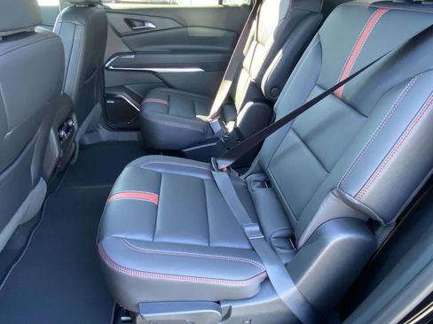 New 2026 Chevrolet Traverse RS w/ LPO, Floor Liner Package FWD image 10