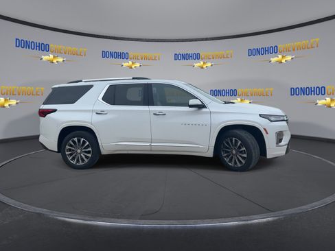 Used 2023 Chevrolet Traverse Premier FWD image 12