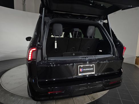 New 2025 Lincoln Navigator Reserve w/ Jet Appearance Package image 10
