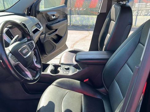 Used 2022 GMC Terrain SLT w/ Tech Package image 15
