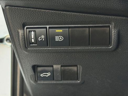 Used 2024 Toyota Corolla Cross XLE w/ Convenience Package image 20