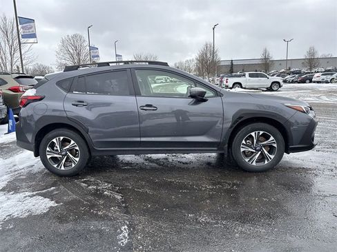 Used 2024 Subaru Crosstrek 2.0i Premium image 12