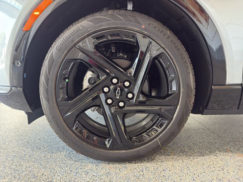 New 2026 Chevrolet Equinox EV RS image 32