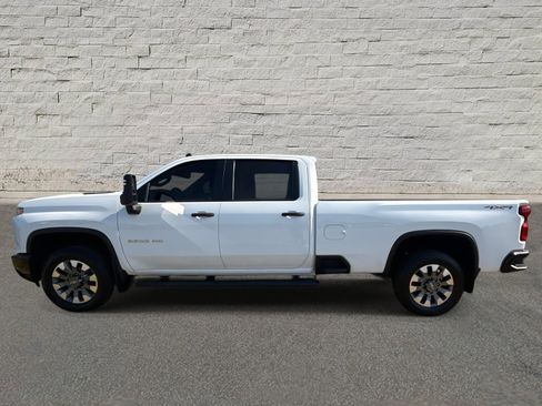 Used 2025 Chevrolet Silverado 2500 Custom w/ Custom Value Package image 8