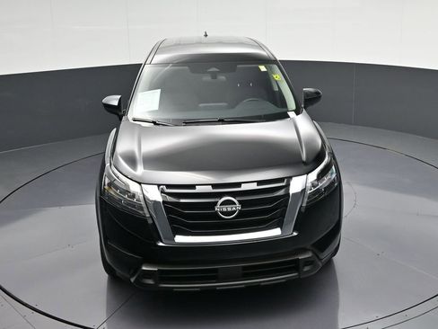 Used 2024 Nissan Pathfinder S image 26