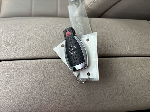 Used 2019 Mercedes-Benz GLC 300 w/ Premium Package image 34