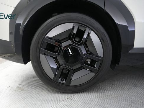 Used 2024 Kia EV9 GT-Line AWD/4WD image 21