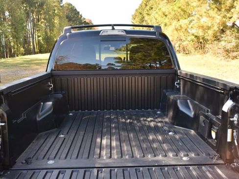 Used 2023 Toyota Tacoma TRD Sport image 17