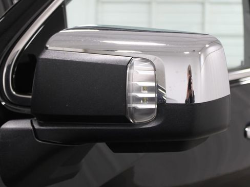Used 2025 GMC Sierra 1500 SLT AWD/4WD image 28