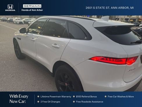 Used 2019 Jaguar F-PACE Premium image 4