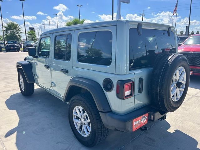 Used 2023 Jeep Wrangler Unlimited Sport w/ Sun And Sound Package AWD/4WD image 4