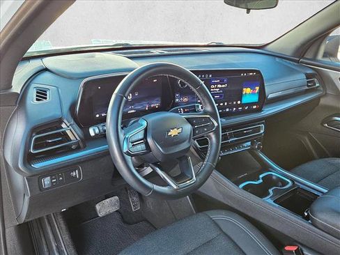 Used 2024 Chevrolet Traverse LT image 10