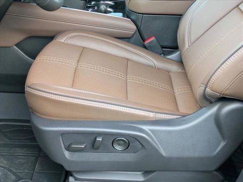 New 2026 Chevrolet Suburban High Country w/ LPO, Illumination Package image 4