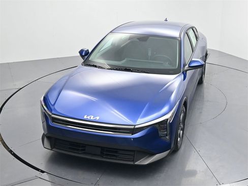 New 2025 Kia K4 LXS image 41