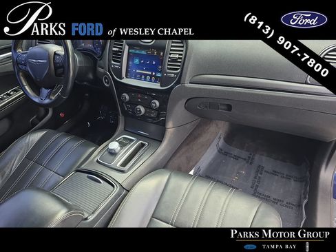 Used 2015 Chrysler 300 S RWD image 10
