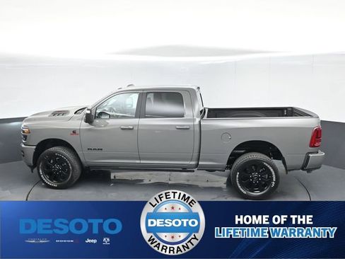 New 2026 RAM 2500 Laramie AWD/4WD image 40