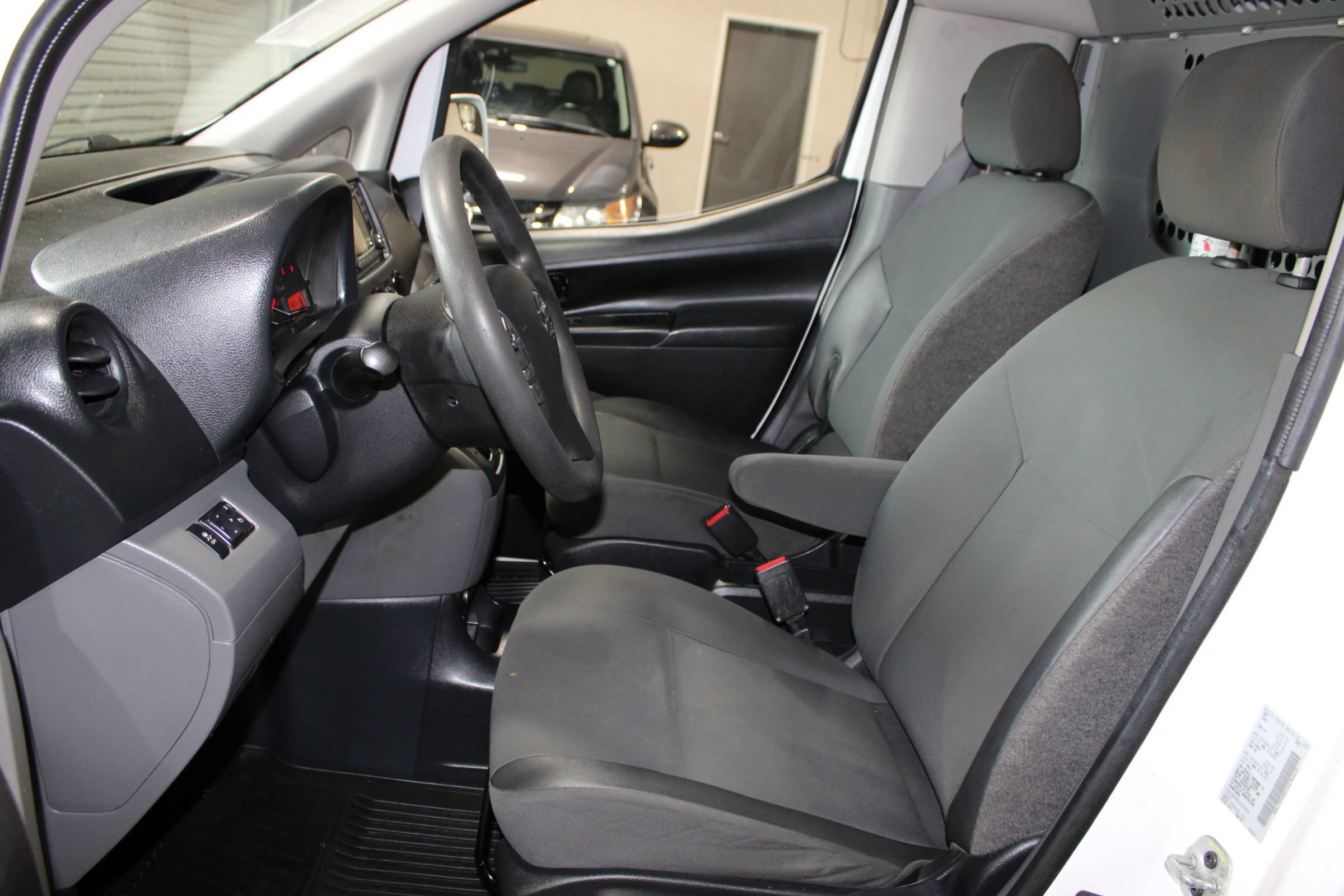 Used 2018 Nissan NV200 SV FWD image 22