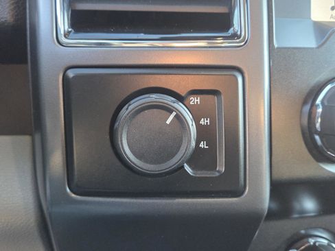 Used 2019 Ford F150 XLT image 12