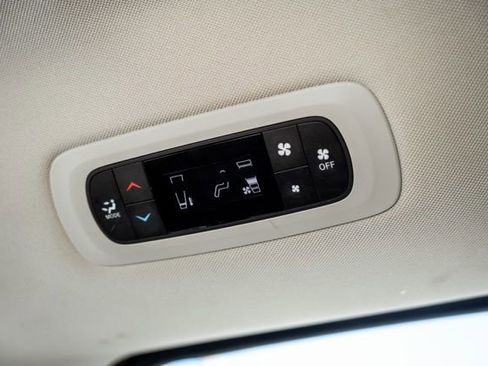 Used 2023 Chrysler Voyager LX FWD image 32