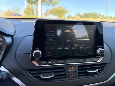 Used 2025 Nissan Altima 2.5 S FWD image 28