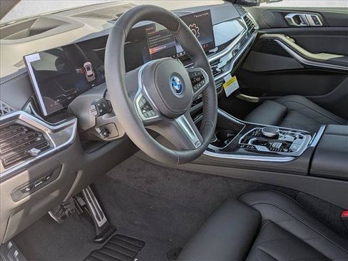 Used 2026 BMW X5 xDrive50e w/ M Sport Package AWD/4WD image 3