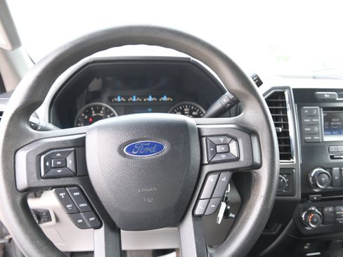 Used 2016 Ford F150 XLT AWD/4WD image 14