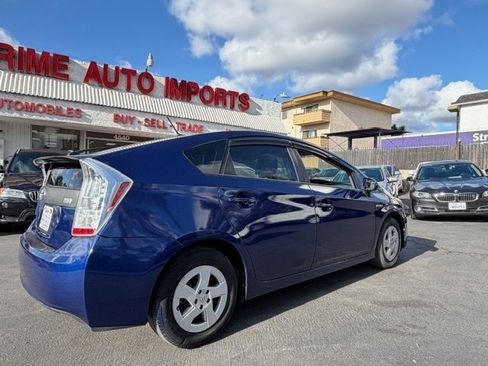 Used 2010 Toyota Prius Two image 2