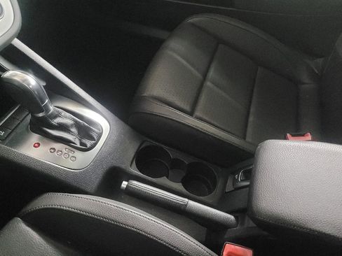 Used 2014 Volkswagen Eos FWD image 26