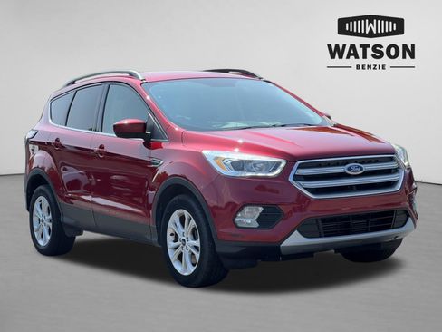 Used 2017 Ford Escape SE w/ SE Leather Comfort Package AWD/4WD image 1