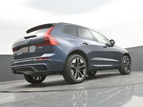 New 2026 Volvo XC60 B5 Plus AWD/4WD image 34