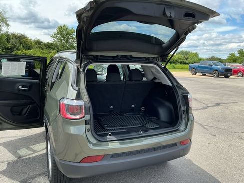Used 2018 Jeep Compass Sport w/ Cold Weather Group AWD/4WD image 12