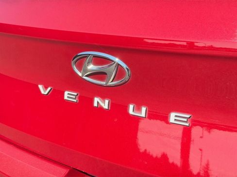 Used 2022 Hyundai Venue SEL FWD image 32