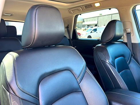 Used 2024 Nissan Pathfinder SL w/ SL Premium Package FWD image 26