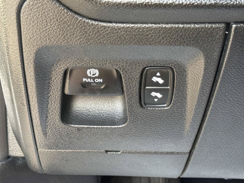 Used 2025 RAM 1500 Laramie AWD/4WD image 19