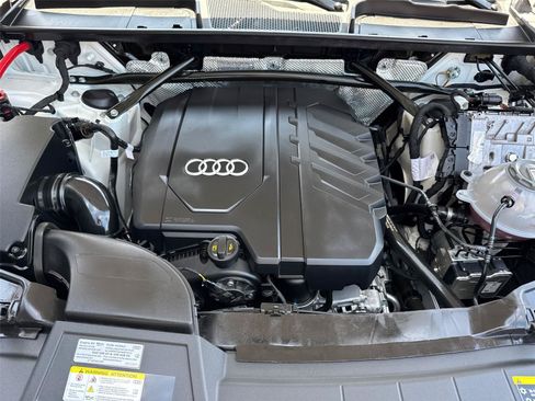 Used 2024 Audi Q5 2.0T Premium w/ Convenience Package AWD/4WD image 8